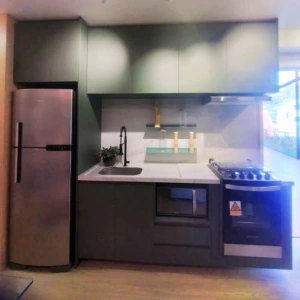 Cozinha com móveis planejados